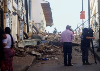 Tërmet i fuqishëm në Kolumbi shkatërroi katedralet dhe ndërtesat; të paktën 18 të vdekur, njerëz nën rrënoja