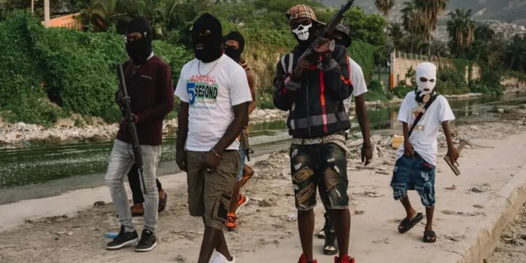 Terror në Haiti: Bandat kriminale hapin zjarr ndaj qytetarëve, të paktën 30 të vrarë