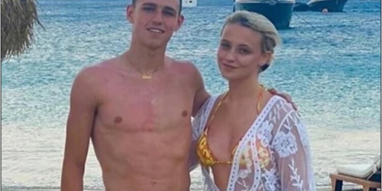Thomas Tuchel e la jashtë Botërorit; partnerja e Phil Foden hakmerret duke shitur fanelat e Anglisë