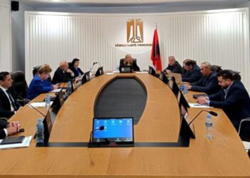Ti ke probleme me formimin: Gara për Prokurorin e Përgjithshëm solli përplasje në KLP; shqyrtimi i pesë kandidatëve shtyhet