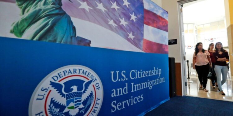 Tjetër disfatë ligjore për Trump, gjykata shpalli jokushtetues ndalimin e vizave për 75 vende të shpallura para muajsh