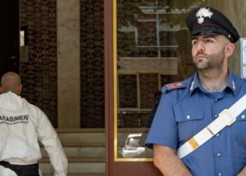 Tragjike në Itali: 16-vjeçari vret nënën, telefonon policinë dhe pranon krimin