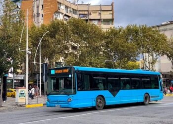 Transporti publik në alarm: operatorët kërkojnë kompensim të karburantit dhe paralajmërojnë reduktim të autobusëve