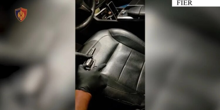 Tre arrestime për armëmbajtje pa leje e kanosje në Fier e Mallakastër; sekuestrohen 3 armë, një për shitje