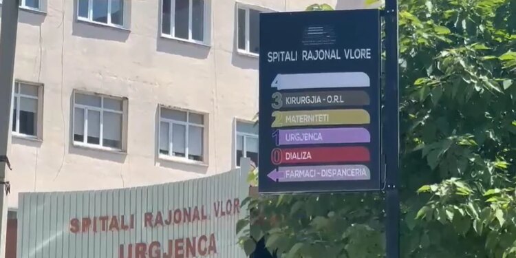 Tre persona dhunuan rëndë 50-vjeçarin në Vlorë, policia identifikon dhe shoqëron njërin, i plagosuri transportohet në spital