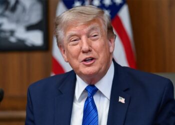 Trump gati të nënshkruajë urdhrin ekzekutiv që synon uljen e numrit të vaksinave të rekomanduara për fëmijë