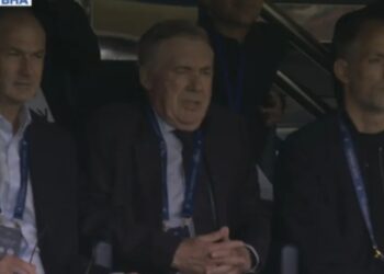 Tuchel dhe Ancelotti rikthehen në Stamford Bridge, dy ish-trajnerët ndjekin nga tribuna ndeshjen me 7 gola