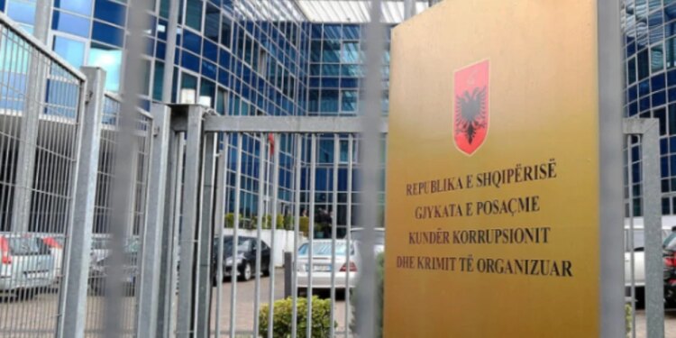 U ekstradua nga Anglia, Gjykata e Posaçme lë në burg Xhuljano Hoxhën, i grupit për 870 kg kanabis