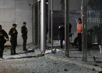 VIDEO: Kamion me eksploziv shpërthen në Kolumbi, 14 të plagosur pranë stacionit të policisë