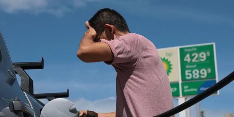 Vapa rriti inflacionin: transporti shtrenjtohet 8% në vit, ushqimet dhe banesa rëndojnë familjet
