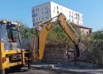 Vazhdon aksioni në Tiranë për lirimin e hapësirave publike, kryeministri Rama publikon pamjet