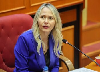 Veliaj i hoqi kompetencat; Anuela Ristani dorëhiqet: Largohem nga Bashkia e Tiranës pas 11 vitesh, mbetem gjithmonë xhomllikse