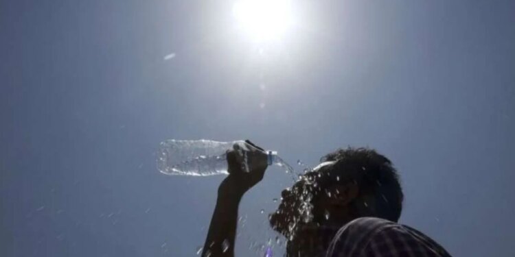 Vera nuk largohet / Shtatori nis me temperatura të larta, termometri pritet deri në 42°C