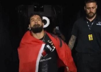 Video/ Vritini shqiptarët: skandal në UFC Beograd, tifozët thërrasin urrejtje gjatë hyrjes së Dennis Buzukjas me flamurin kuqezi