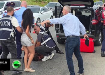 Vrau 20-vjeçarin portugez në Ksamil; Sokrat Vata u arrestua në mjetin drejtuar nga dy turq, dyshohet si bodyguard