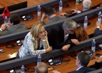 Zbulohen dy emrat për President në Kosovë, analistët thonë se duan dikë pa ambicie në politikë