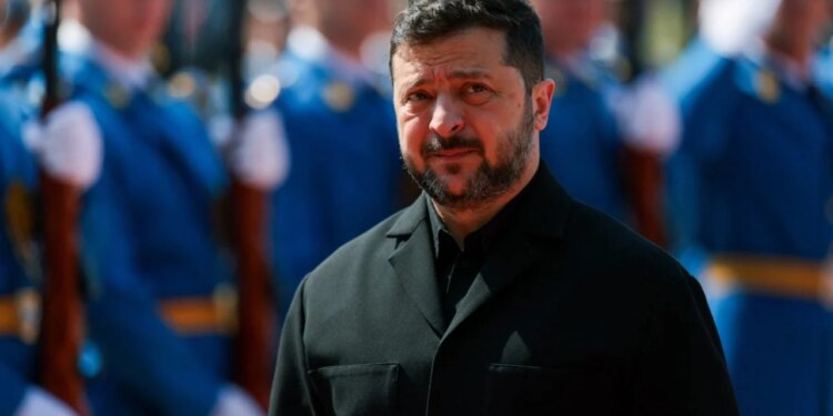 Zelensky paralajmëron se Koreja e Veriut do të dërgojë deri në 50 mijë trupa në Rusi