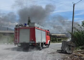 Zjarret në vend: 25 vatra në 24 orë, 5 aktive; Ministria e Mbrojtjes: qindra forca dhe dhjetëra mjete