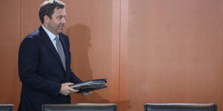 Zv.kancelari gjerman i bën thirrje presidentit Trump: Përfundojeni këtë luftë të pakuptimtë me Iranin, pasojat shihen te karburantet