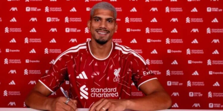 Zyrtare: Ronald Araujo bëhet i kuq, uruguajani kalon te Liverpool me huazim