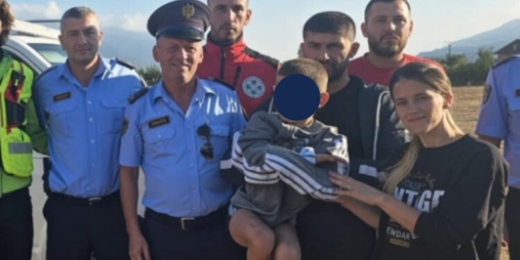 7-vjeçari i humbur në Kukës gjendet dhe ribashkohet me familjen