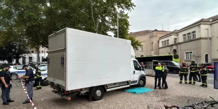 Aksident tragjik në Itali: Furgoni përplas 5-vjeçaren pranë një qendre tregtare, e mitura ndërron jetë në spital