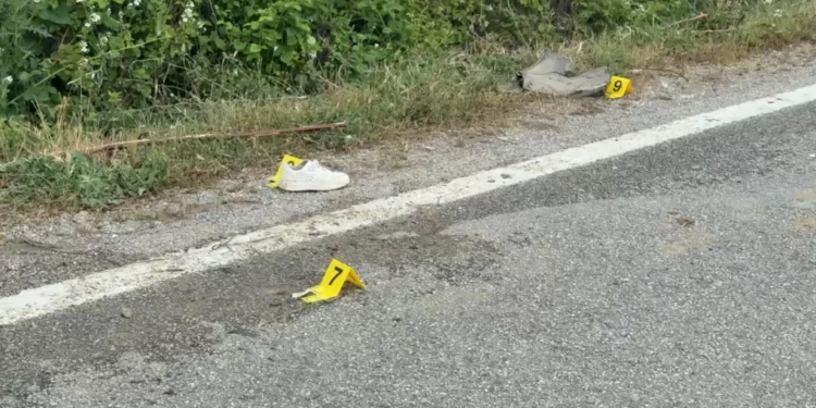 Aksident tragjik në Peqin: Makina përplas të moshuarin me biçikletë, vdes 70-vjeçari