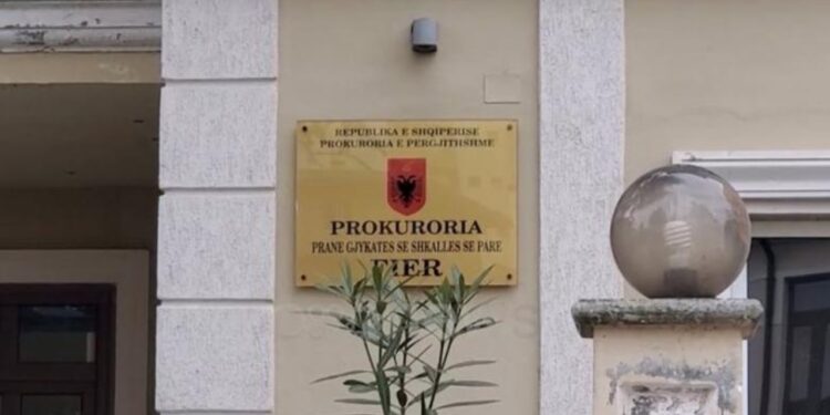 Akuzohen për falsifikim dokumentesh dhe shpërdorim detyre; arrestohen dy ish-drejtorë të Kadastrës së Fierit dhe dy punonjës