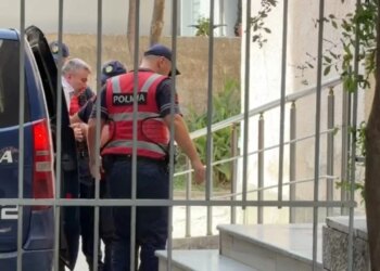 Akuzohen për përvetësimin e 1143 hektarëve përmes dokumenteve falsifikuara; Gjykata lë në burg ish-drejtuesit e ASHK-së në Fier