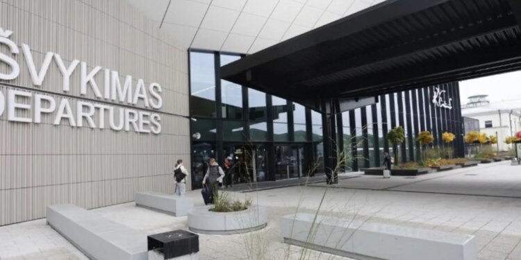 Alarm në Lituani — Aeroporti i Vilniusit mbyllet pas raportimeve për dron; ishin vetëm zogj