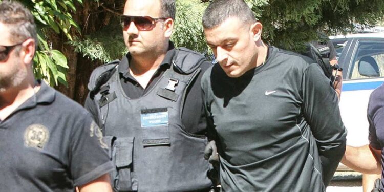Alket Rizai, që duhej të kthehej sot në burg, zhduket pas të shtënave në plazhin grek