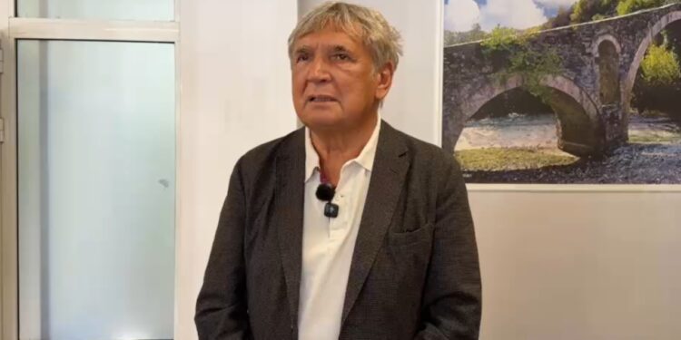 Ambasadori kroat Zlatko Kramariç nga Pogradeci: Protesta është e drejtë e qytetarëve; qeveria duhet të dëgjojë mesazhin