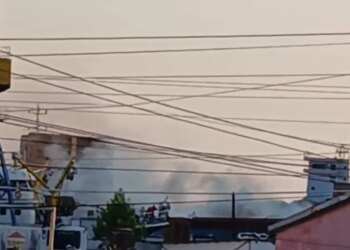 Anija në portin e Shëngjinit përfshihet nga flakët, dyshohet se shkak ishte një bombolë gazi