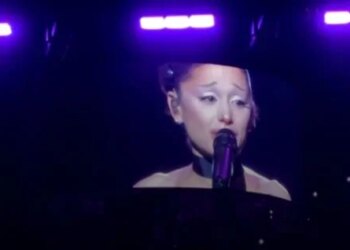 Ariana Grande shpërthen në lot teksa i jep lamtumirën skenës: Duhet të vendosen kufij, ndonjëherë na duhet pushim
