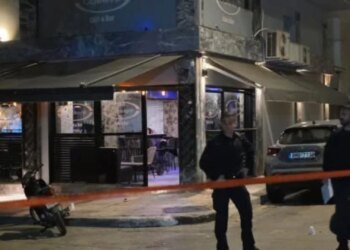 Atentat në Athinë: katër persona qëlluan drejt një kafeje, u plagos një fëmijë shqiptar