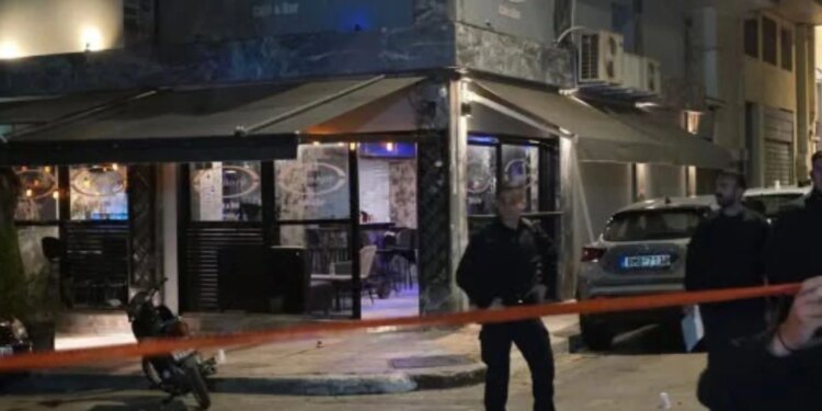 Atentat në Athinë: katër persona qëlluan drejt një kafeje, u plagos një fëmijë shqiptar