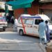 Automjet me eksploziv përplas xhaminë në Pakistan; 16 të vdekur, mes tyre pesë oficerë policie