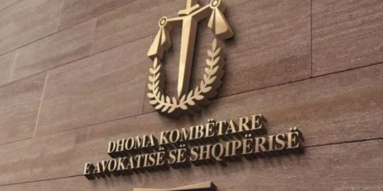 Avokatët bojkotojnë gjyqet në GJKKO, shkak rregullorja për celularët; përjashtohen masat e sigurisë