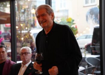 Berisha në SHBA takon përfaqësuesit e Diasporës: Në 10 vitet e fundit 46% e shqiptarëve janë larguar