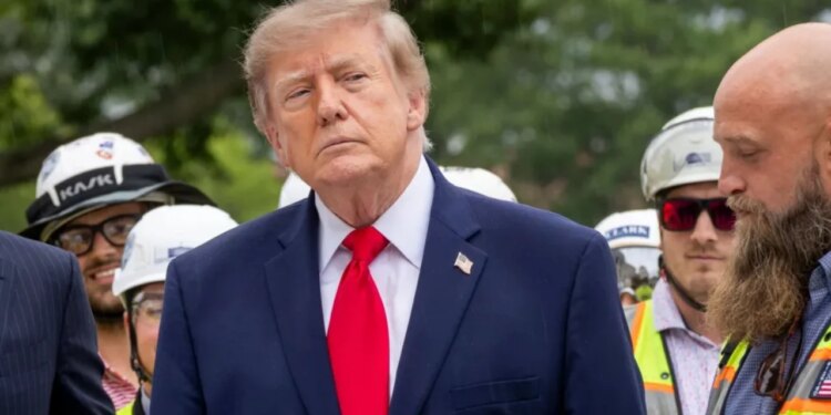Bojkot i mediave amerikane ndaj mbulimit të Trump, përplasje me Shtëpinë e Bardhë për aksesin e gazetarëve