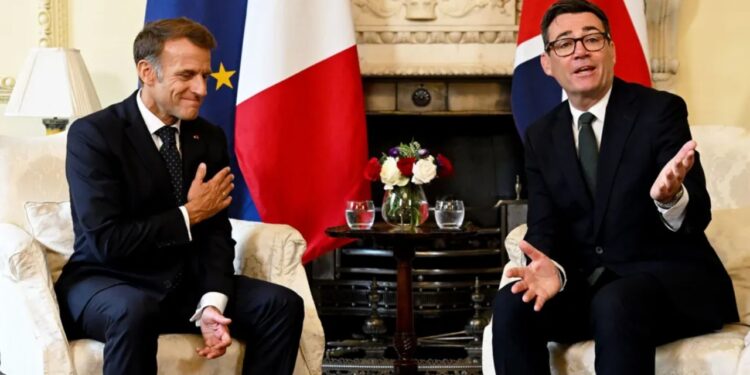 Burnham dhe Macron në një mendje, bien dakord për shtim të masave ndaj kalimeve ilegale në Kanalin Anglez