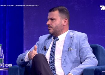 Çfarë po ndodh me aeroportin e Vlorës? Gazetari Tomorri: Konflikti është për financimin, qeveria nuk e merr dot