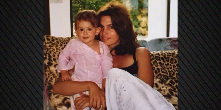 Cindy Crawford uron vajzën për 25-vjetorin: Të të shoh të rritesh, bekim i madh i jetës sime