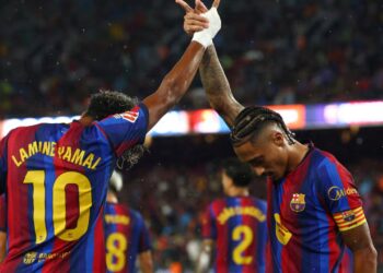 Çmenduri në Barcelonë: 7 gola, tripletë e Raphinhas dhe fitore spektakolare