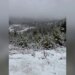 Dëborë në malet e Tropojës; shiu sjell gurë e dhera në disa rrugë të Kukësit, qarkullimi pa probleme