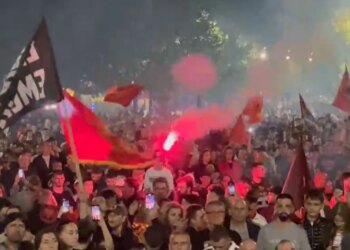Dënimi i ish-liderëve të UÇK-së në Hagë, qytetarët protestojnë dhe mbushin rrugët e Prishtinës