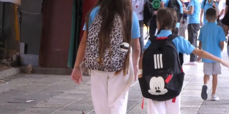 Depistimi në shkolla: Ministria nis procesin, shqetësim ruajtja e të dhënave për të diagnostikuarit