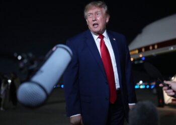 Duhet të sillen mirë — Trump paralajmëron Iranin: Ose marrëveshje, ose do t’ju shkatërrojmë