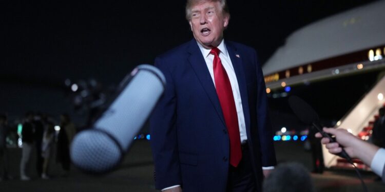 Duhet të sillen mirë — Trump paralajmëron Iranin: Ose marrëveshje, ose do t’ju shkatërrojmë
