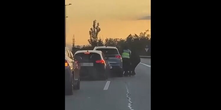 E pazakontë në Barcelonë, 5 të maskuar si policë rrëmbejnë burrë në rrugë; dyshohet konflikt midis grupeve kriminale